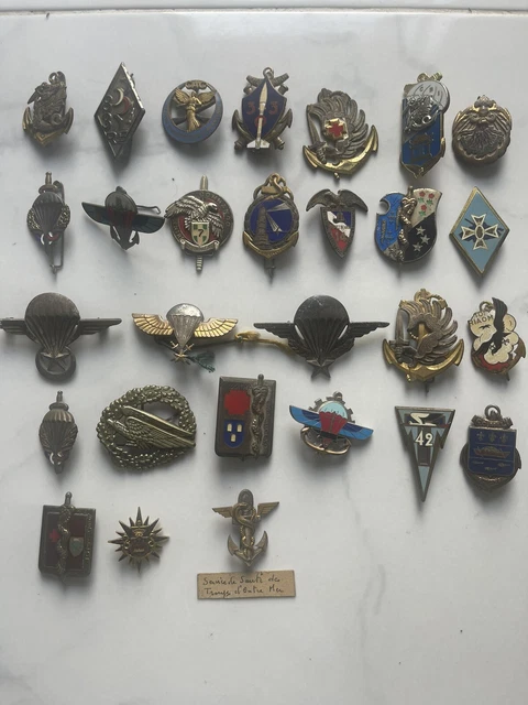 LOT INSIGNES MILITAIRE M daille WWI Militaria Drago Parachutistes EUR lot-insignes-militaire-m-daille-wwi-militaria-drago-parachutistes-eur