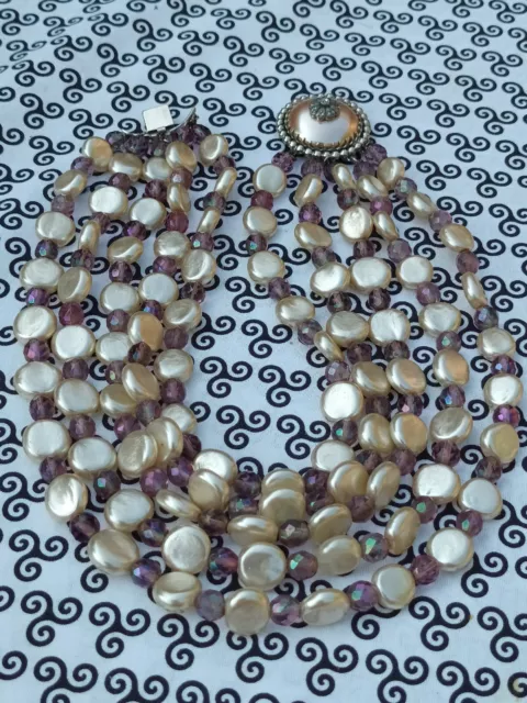 Collier ras du cou 5 rangs  perles en verre nacré et mauve années 70