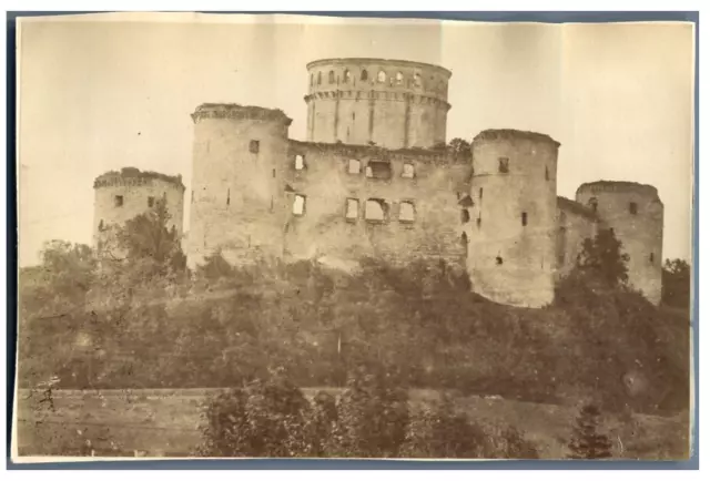 France, Ruines de Coucy-le-Château Vintage albumen print.  Tirage albuminé