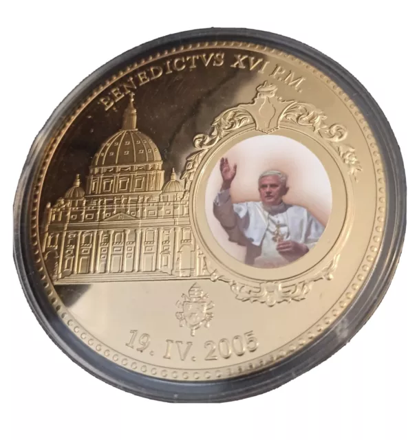 VATIKAN PAPST Benedikt XVI. - JESUS AM KREUZ - 70 MM GROß - MEDAILLE - VERGOLDET