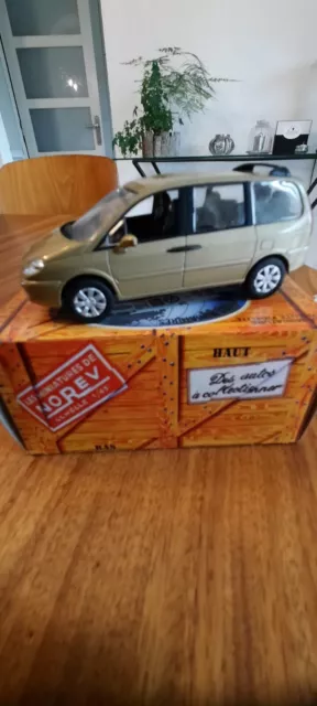 Voiture miniature Norev Collection 1/43 Citroên C8 2002 Boîte