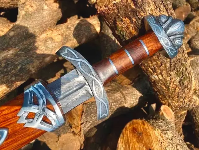 Hand Forged Damascus Steel Viking Sword Sharp / Battle Ready Medieval Sword