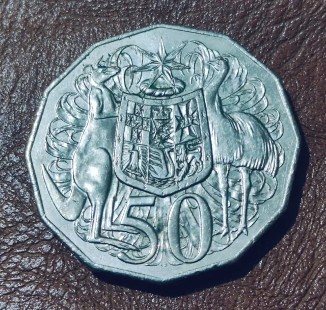 2016 30mm Australia Elizabeth II 50 cents coin- Coat of arms