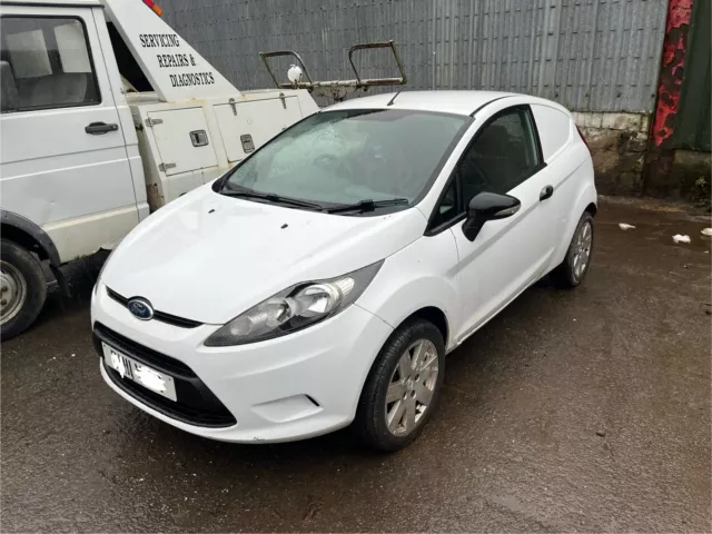 Ford Fiesta Van Breaking