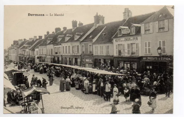 DORMANS Marne CPA 51   vue du marché trés animé 2