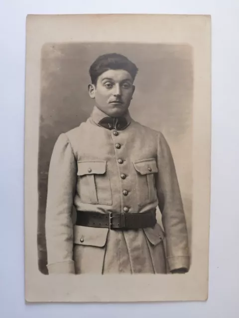 cpa Carte Photo Militaire SOLDAT en Uniforme du 1er Régiment