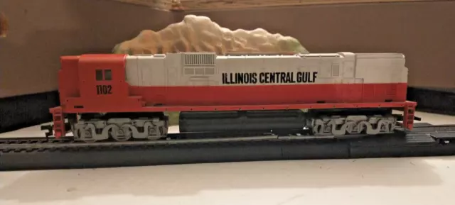 HO scale Tyco Alco 630 Illinois Central no 1102 diesel locomotive