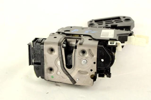 A2047302735 Fermeture Serrure Port Arrière Gauche MERCEDES Classe B 180 W