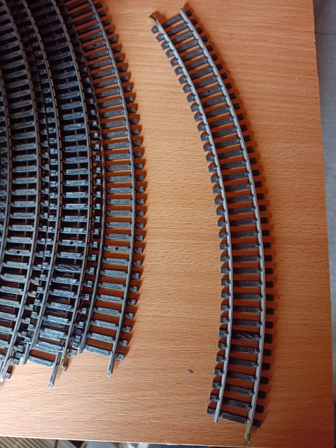 Rails courbes Jouef pour modélisme ferroviaire à l'échelle HO