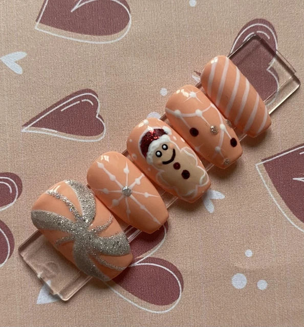 Maßgeschneiderte handbemalte Presse auf Nägeln - weihnachtsrosa Lebkuchen