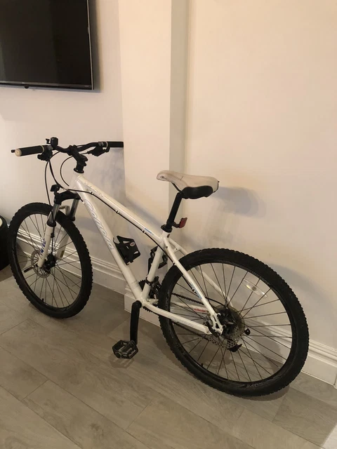 Carrera vulcan sales ladies bike