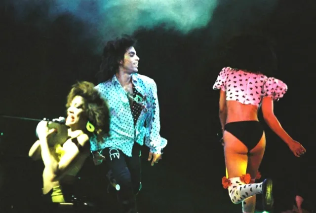 PRINCE in concert LOVESEXY TOUR 1988! 60 Rare PHOTOS! Wembley Arena. not cd.