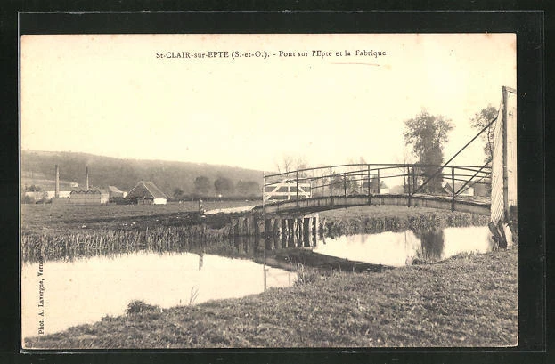 CPA St-Clair-sur-Epte, Pont sur l'Epte et la Fabrique