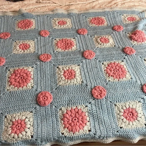 Vintage Handmade Floral Crochet Granny Square Grandma Throw Blanket Afghan