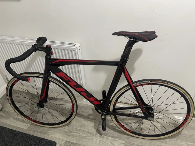 FUJI TRACK PRO Road Urban Bike 700C. Carbon fork. 56cm. Single