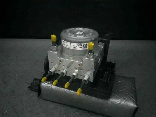 Used]Fuel Filler Lid SUZUKI Swift 2020 4BA-ZC33S - BE FORWARD Auto Parts