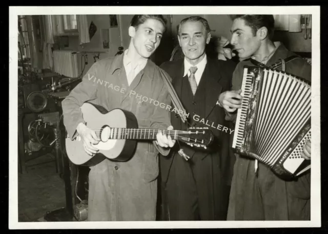 Vintage Snapshot Photo Hohner Arietta IM Accordion Musical Instrument Guitar