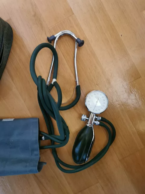 ERKA Blutdruckmessgerät inkl. Stethoskop u. Tasche Top