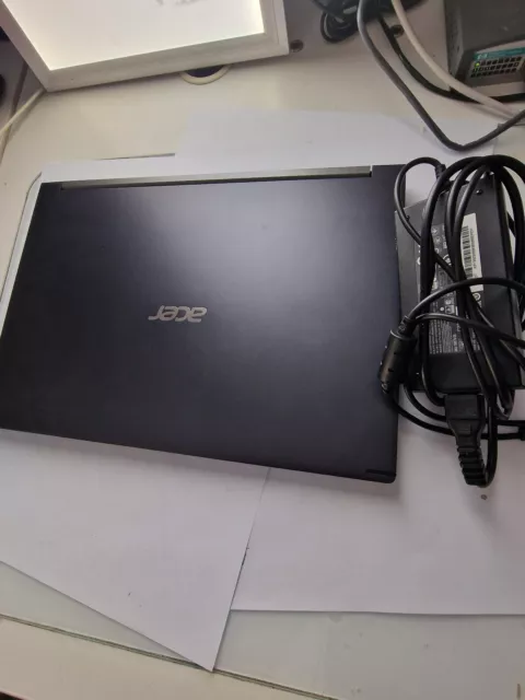 Acer Aspire 7 (A715-74g-71CP 512 GB SSD / 32 GB SSD NVIDIA GeForce GTX 1050 4 GB