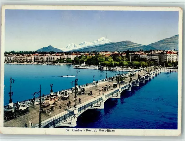 40128671 - Genève Oldtimerparade und Tram Pont du Mont Blanc Genf