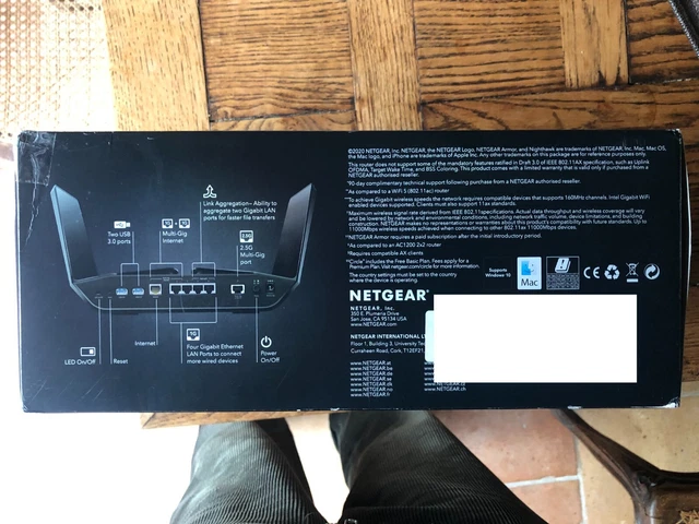 ROUTEUR WiFi 6 NETGEAR RAX200 Nighthawk tribandes AX11000 10.8Gbp MU-MIMO USB3.0 11