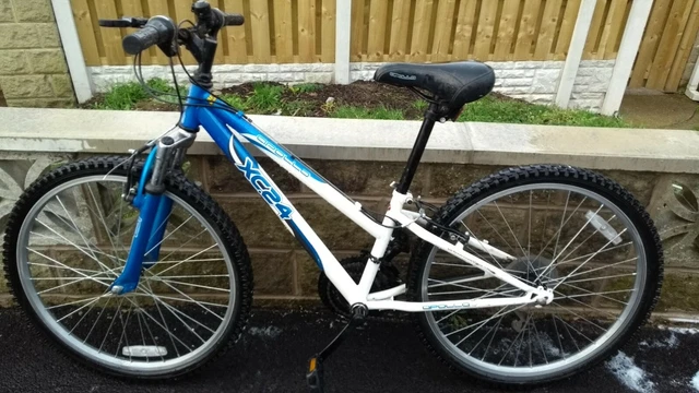 HALFORDS BOYS GIRLS APOLLO XC24 Mountain Bike Suit 8 11yrs