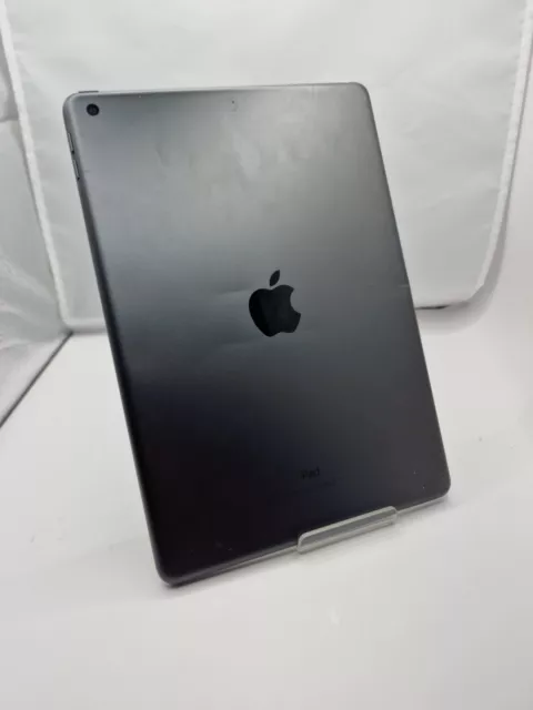 Apple iPad 7th Gen. 128GB, Wi-Fi, 10.2 in - Space Grey SPARES OR REPAIRS