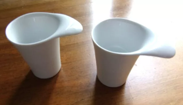 2 TASSES – PILLIVUYT - céramique blanche- 1 anse plate (MB-487)