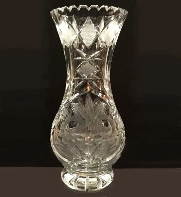 Crystal cut glass vase. American Brilliant Period. Finely cut piece.