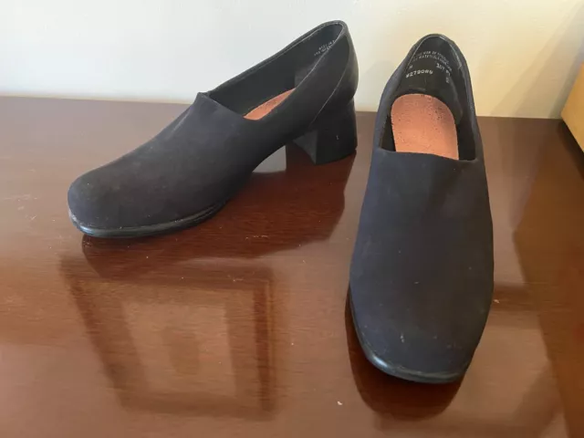 Munro American Women Black Stretch Fabric Slip On Pump with 2in Block Heel SZ 8N