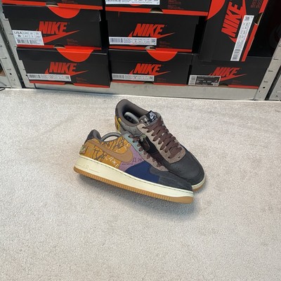 NIKE AIR FORCE 1 Travis Scott \
