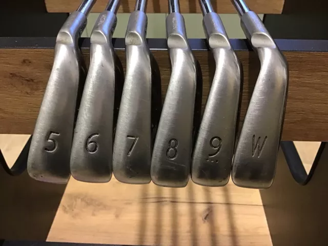 Ping i15 Golfschläger Eisen Satz 5-W, R Flex, schwarzer Punkt, Std., RH