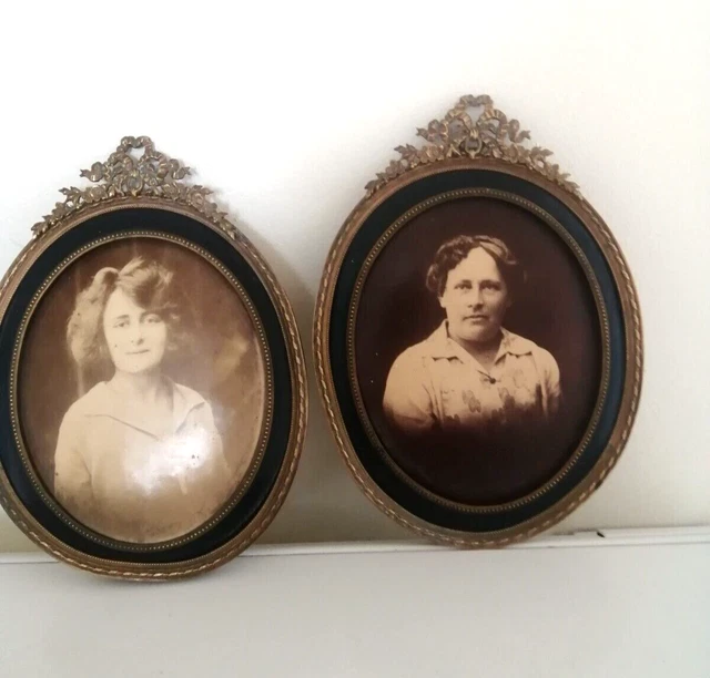 Couple de cadres anciens Louis XVI en laiton ,photos sur plaque de cuivre