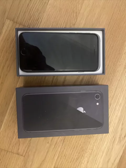 Apple iPhone 8 - 64GB - Space Grau Handy Gebraucht Mit OVP Smartphone