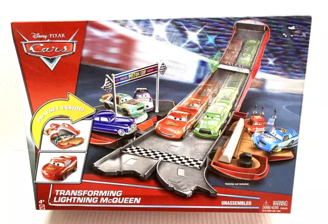 2016 Disney Pixar Cars  Playset "Transforming Lighting Mcqueen"