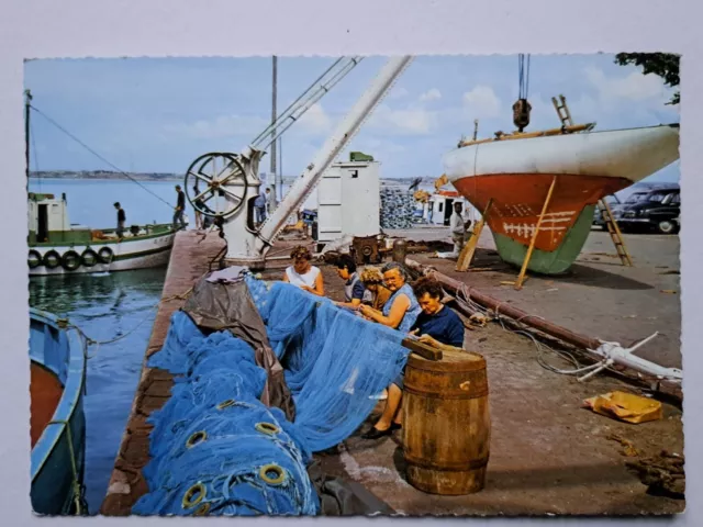 CPM le CROISIC port de Pêche Femmes de Pêcheurs Ravaudant Les Filets dept-44