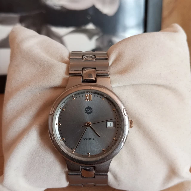 Montre Homme Vintage MOGADOR France - Quartz, Dateur, Verre Minéral - Bracelet Cuir Rouge - Occasion