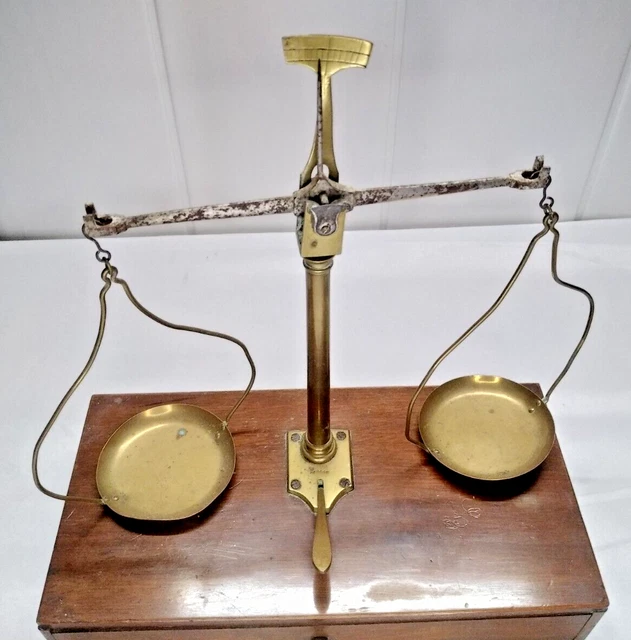 Antique Balance De Poche , Poids Jusque 12kg. Avjc C.1930