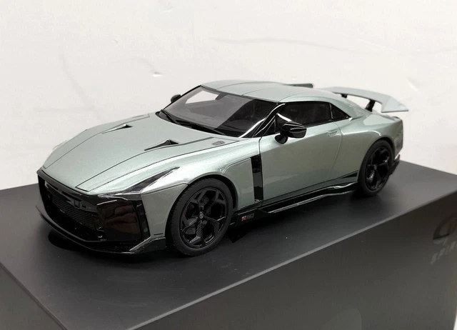 Kyosho 1/18 Scale Nissan Gt-R R50 Green