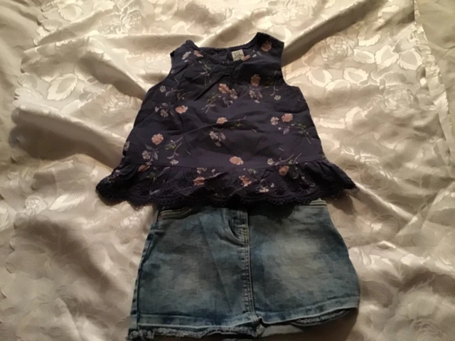 Immaculate Bundle Girls Clothes (9) Shorts/Dress/Skirt/Tops Etc Age 3/5 Years 3