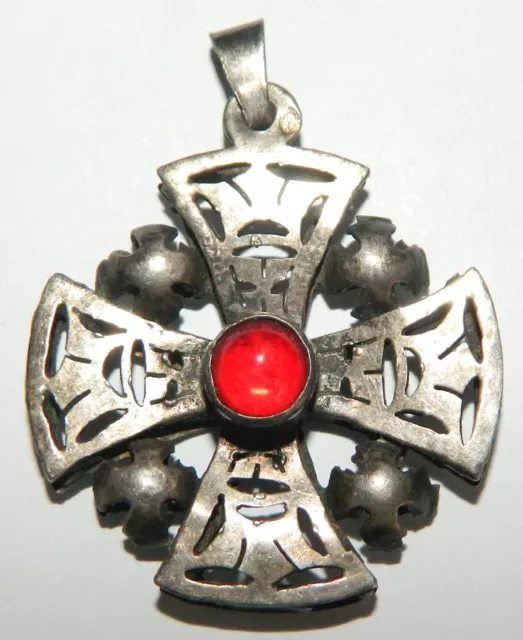 jolie pendentif croix en argent