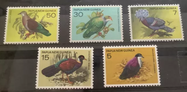 Papua New Guinea stamps mint set of 5 birds stamp good condition 