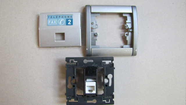 Prise Informatique RJ45 CAT.6 Sagane Legrand Réf 843 37