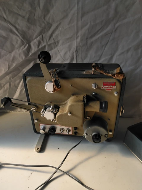 Projecteur 8 mm Ciné Gel Royal 200 Le Mans Vintage