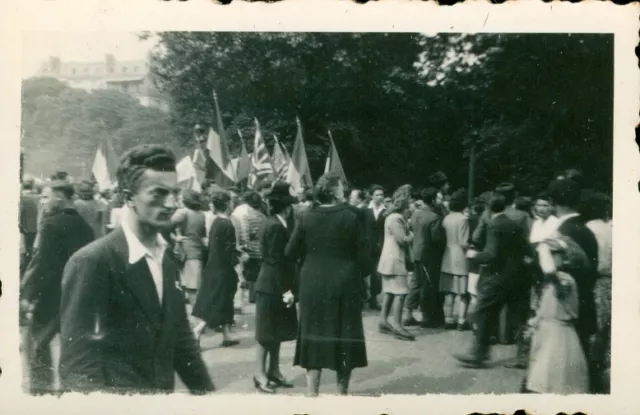 VE Day May 8 1945 WWII USAAF Pvt Braynard's Paris France Photo #8 crowds,