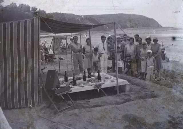 France Famille à la plage Gramophone c1935 Photo Plaque NEGATIVE Stereo Vintage 