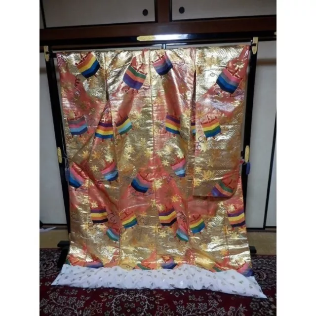 Japanese Kimono Uchikake Luxurious Wedding Pure Silk gold maple japan