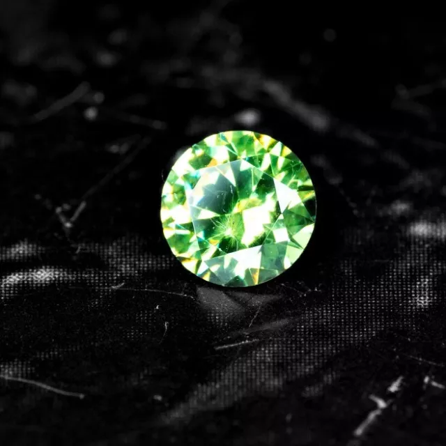 Demantoid Granato,Ural 0.29Ct Rotondo 4.1 MM, Raro Gemma , Vedi il Video