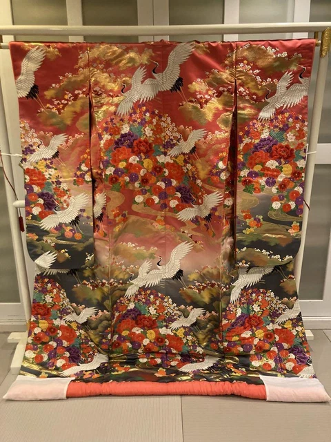 Uchikake Japanese Kimono Bride -colored hit beautiful goods Classic Embroidered