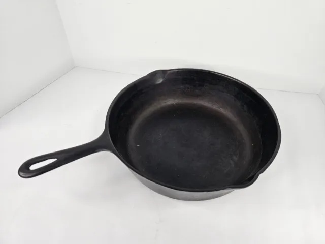 Unmarked Wagner No. 8 G  Cast Iron Skillet